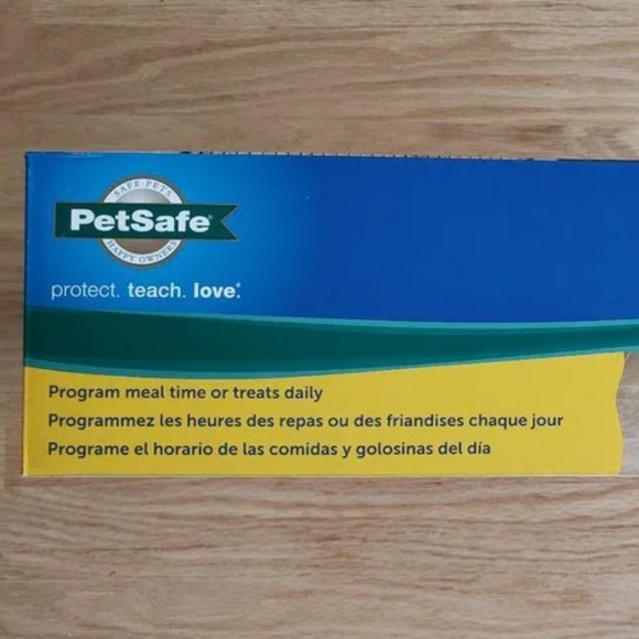 🔥HOST PICK🔥PETSAFE AUTOMATIC PET FEEDER, NEVER MISS A MEAL, PORTION CONTROL - Picture 10 of 10